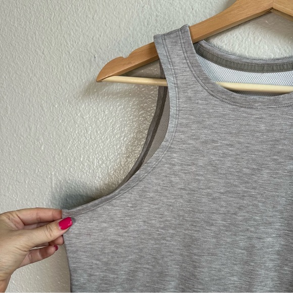 The North Face Gray Muscle Tank Too Women’s Size Large - Picture 3 of 6